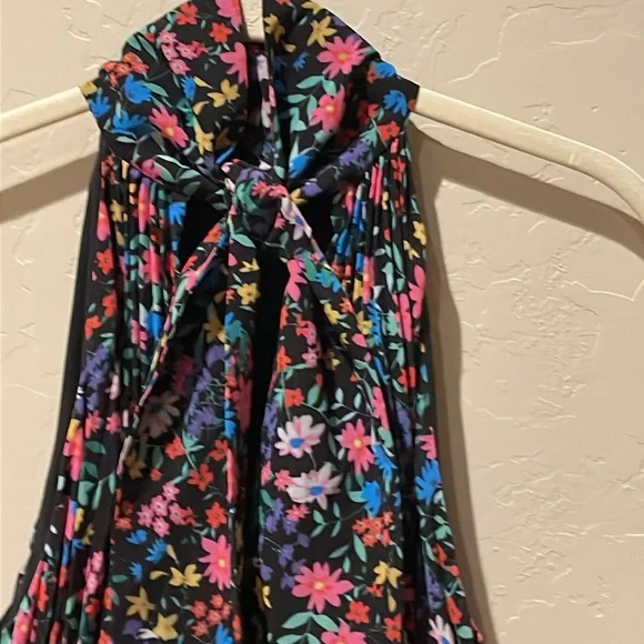Milly pleated, black floral, halter neck with tie. Size S - Picture 2 of 4